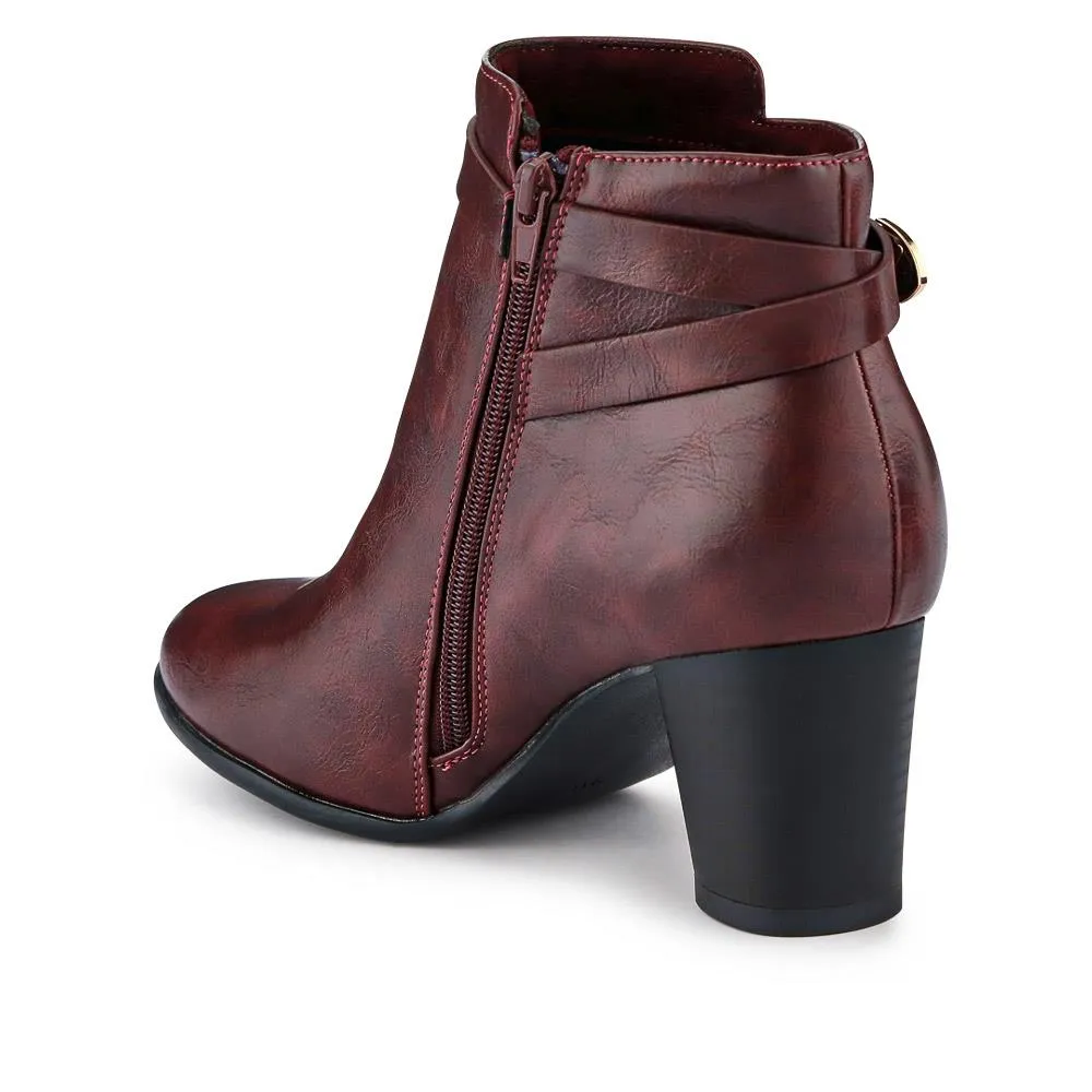 Buckled Ankle Boots - BELTREN40001 / 326 057