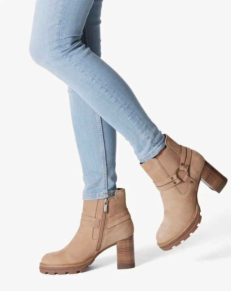 CAMEL LEATHER HEELED CHELSEA BOOT