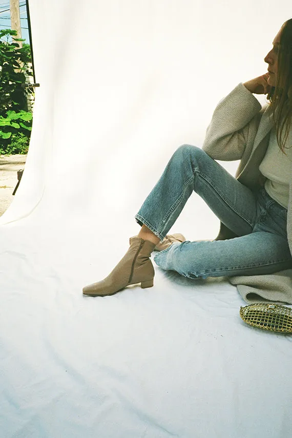 Neutral Este Boot